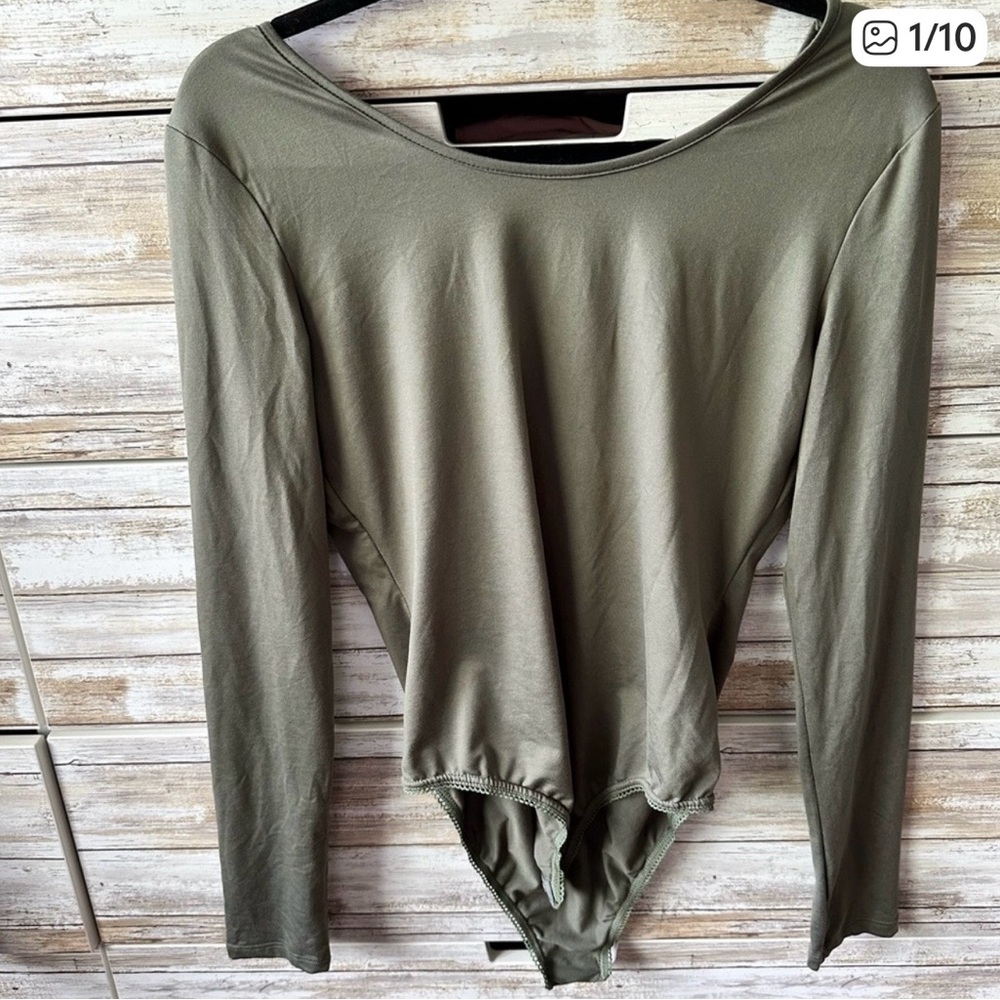 🫒 Say What? Dusty Olive Long Sleeve Bodysuit Size L NWT